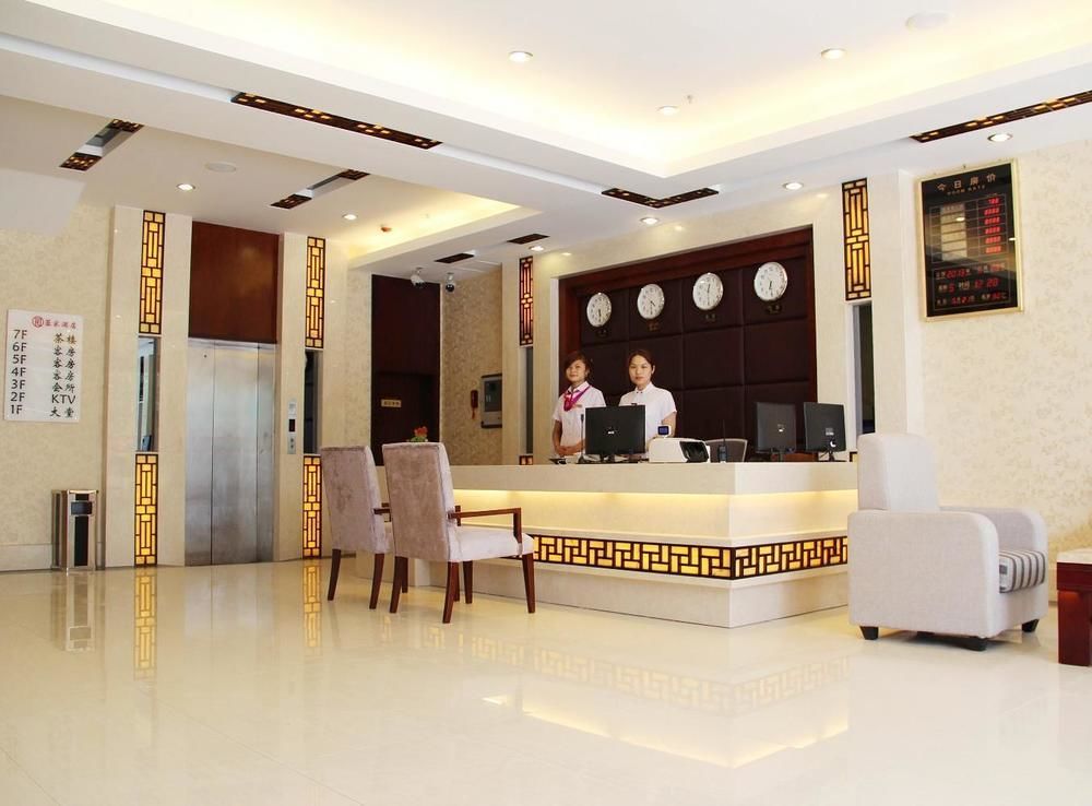 Chengdu Ronghome Hotel Екстер'єр фото